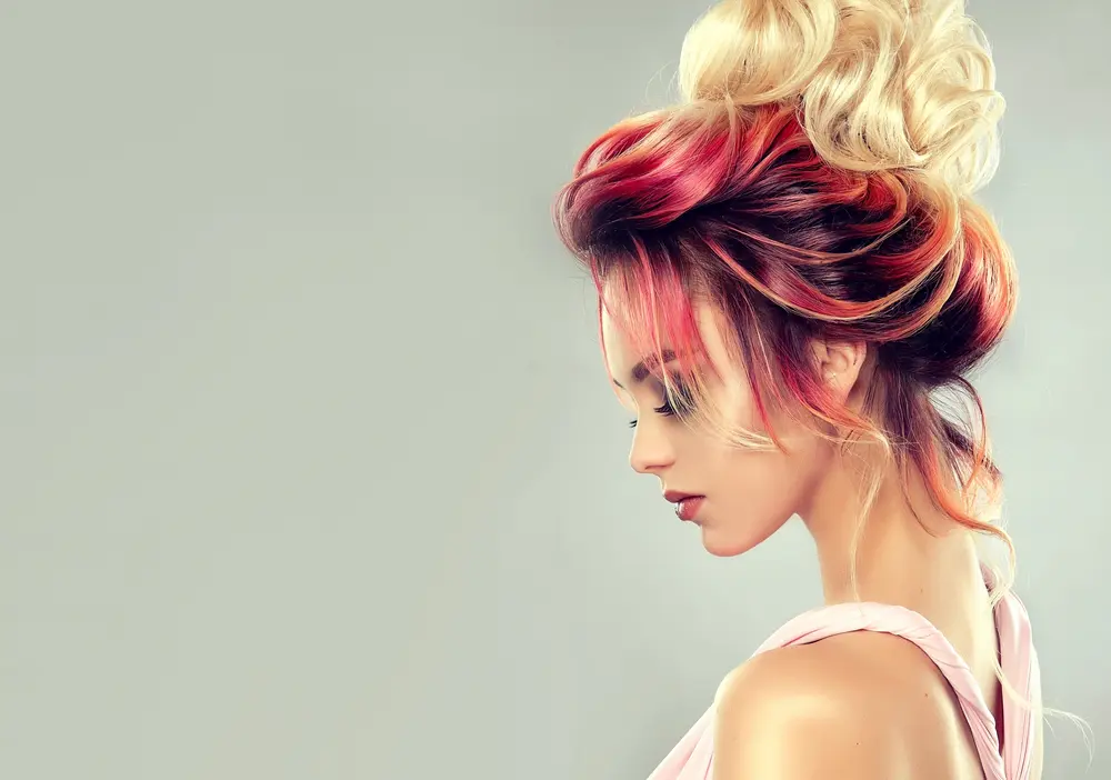 Coloration und Haarfarbe beim Damenfriseur in Kösching