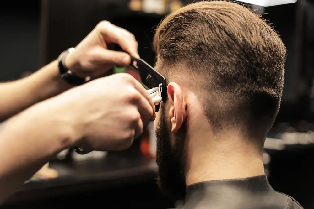 Herrenhaarschnitt bei Relaxed Hair in Kösching